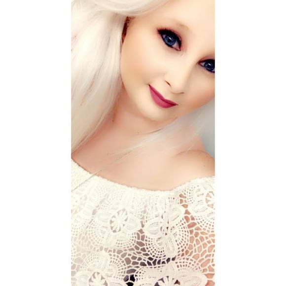 Meet your Posher, Holly - Picture 1 of 1